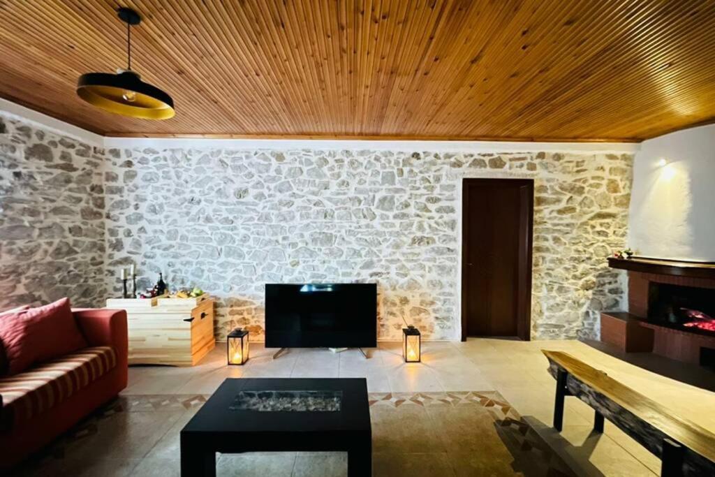 Villa Bujtina Cakuli, - Erseke *